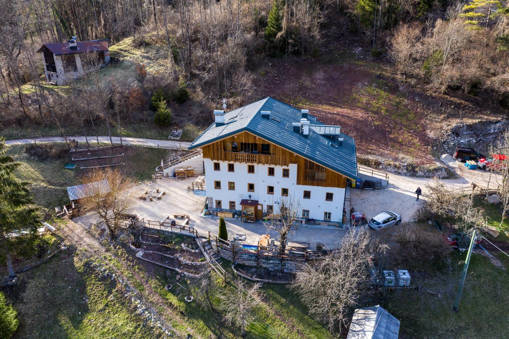 瓦莱迪卡多雷Agriturismo Borgo Damos别墅 外观 照片